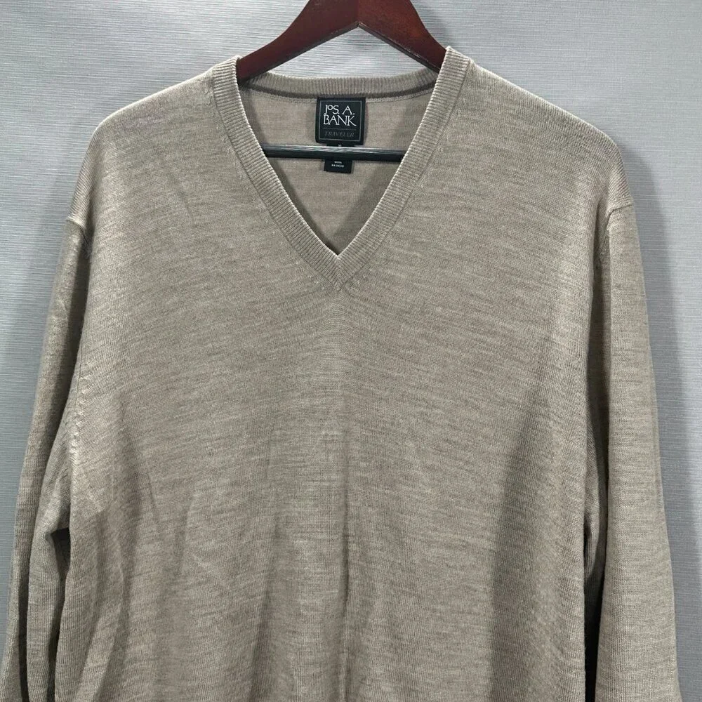 Jos A Bank Sweater Mens XL Traveler Beige Merino Wool V Neck Ribbed Cuffs Hem